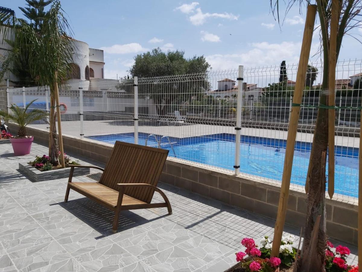 Apartament Amb Piscina Empuriabrava Εξωτερικό φωτογραφία